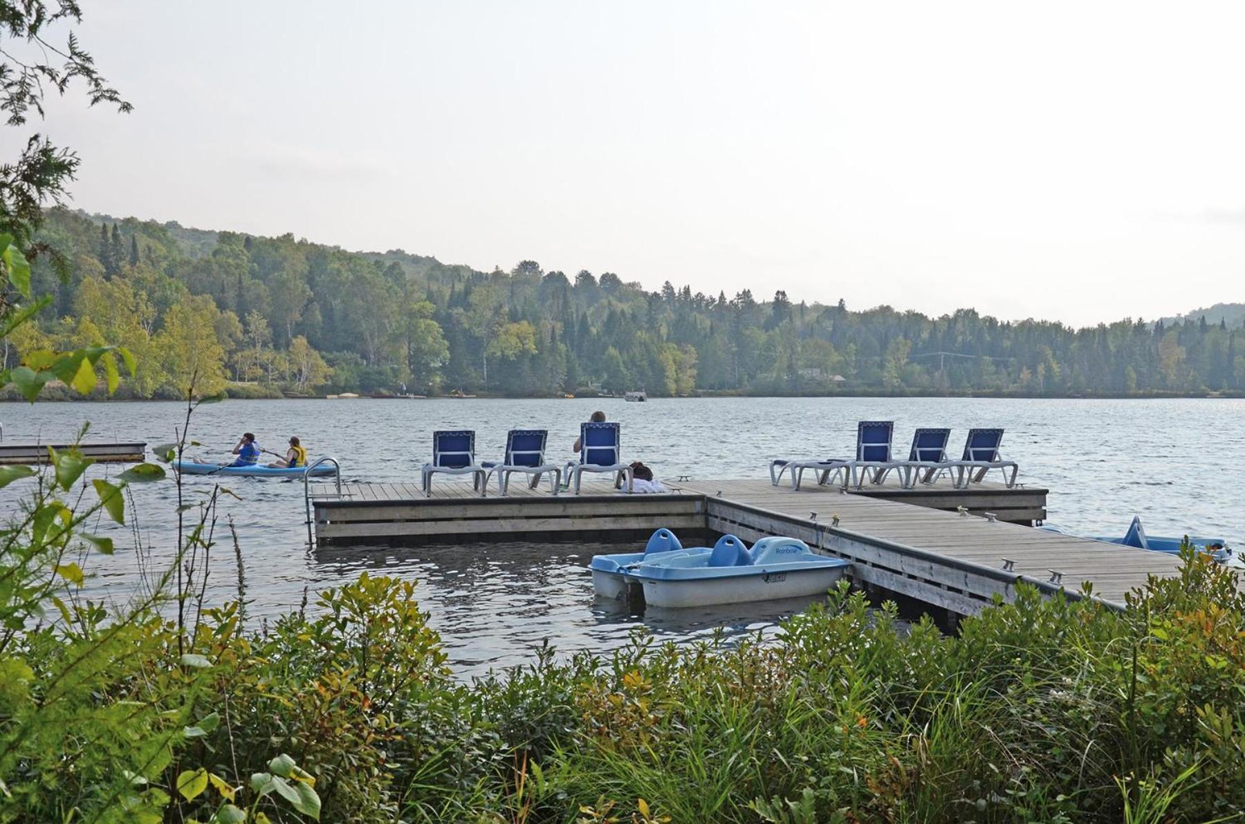 Lakefront Mountain View Remote Work - 1 Bd Suite Lac-Superieur Eksteriør billede